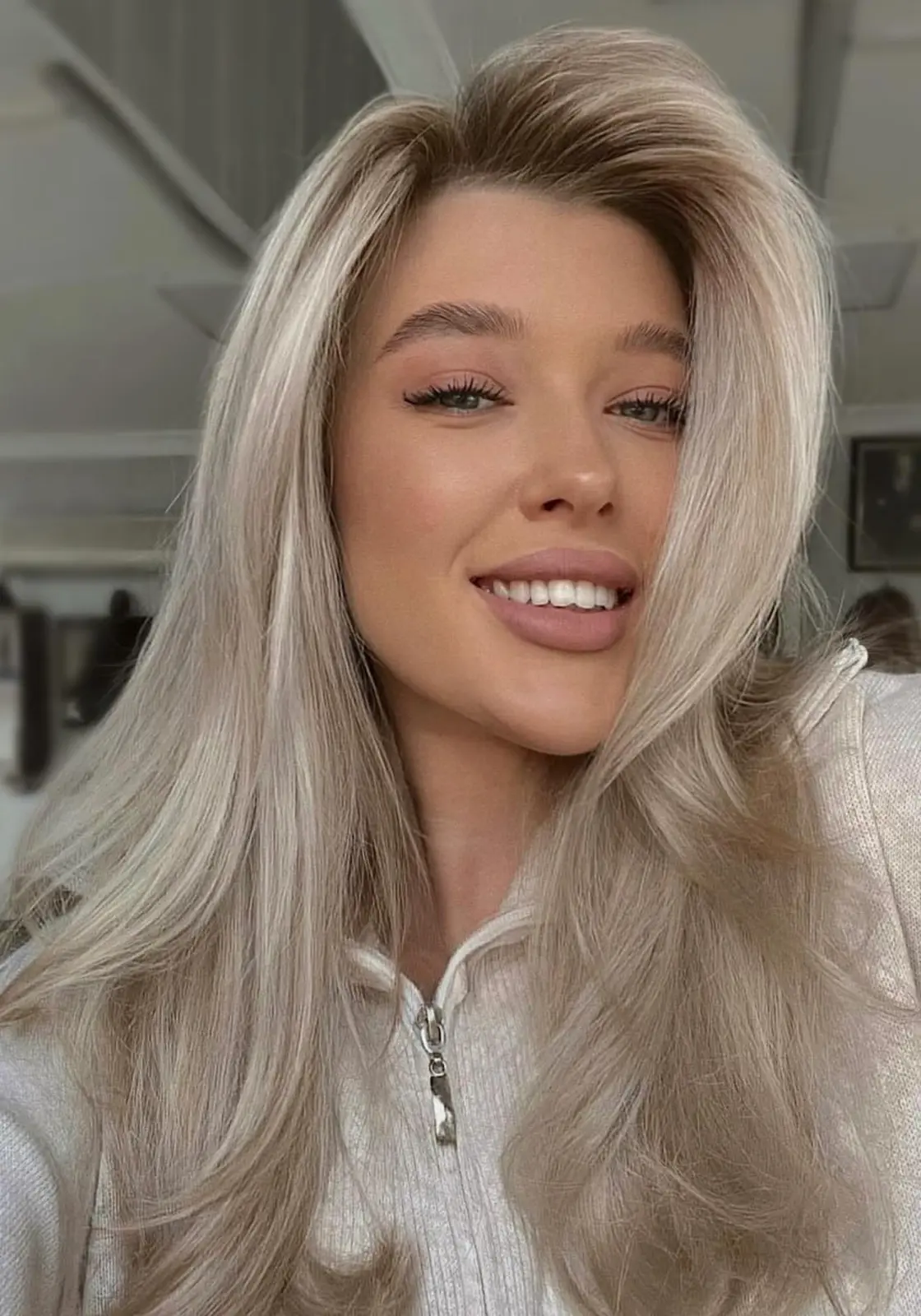 Alana escort in Paris
