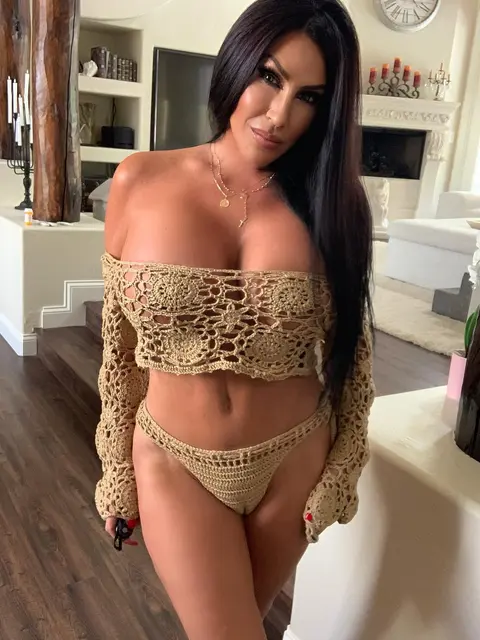 Alanna escort in Dubai