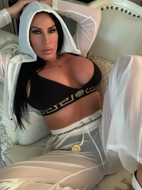 Alanna escort in Dubai