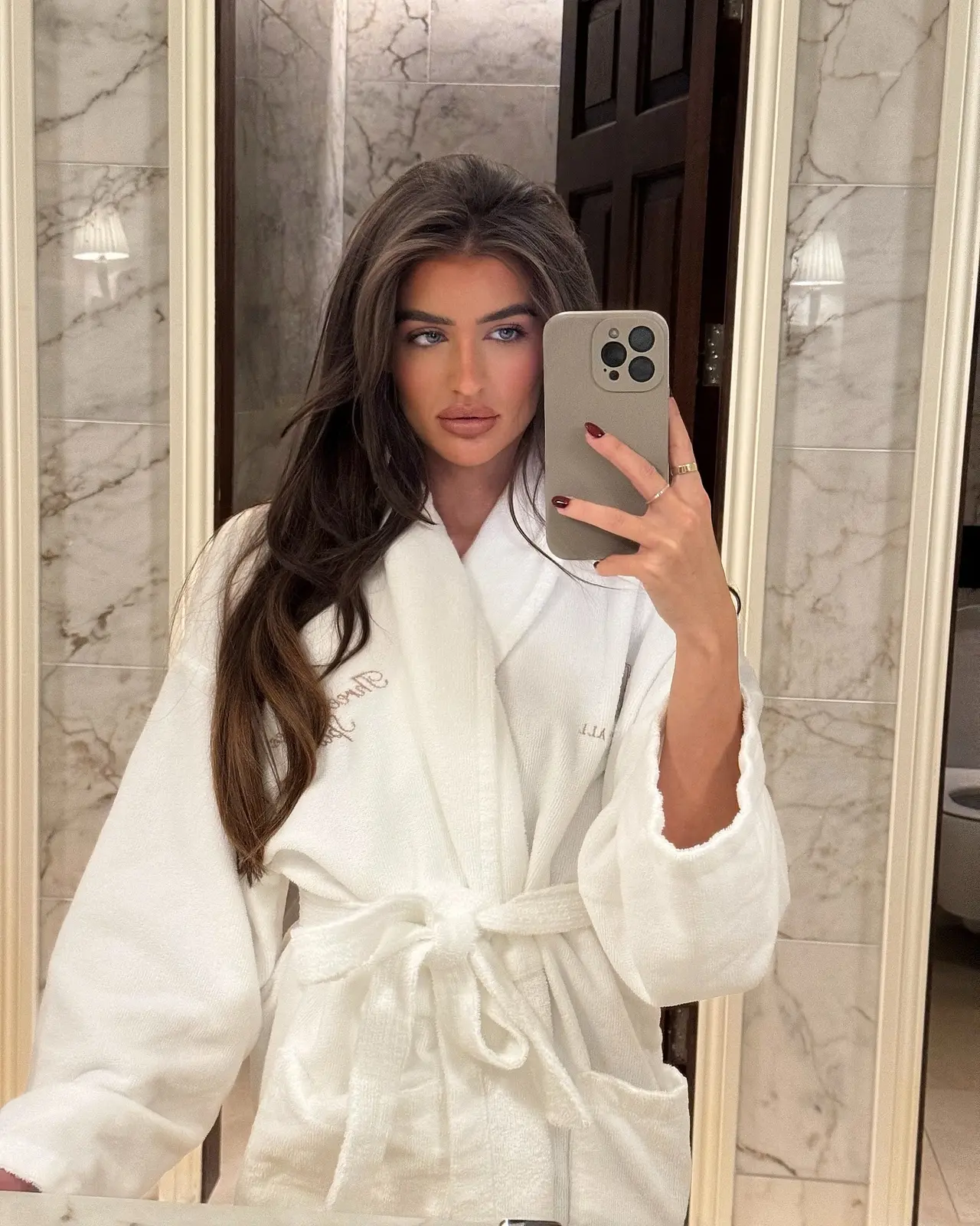 Alisa escort in Dubai