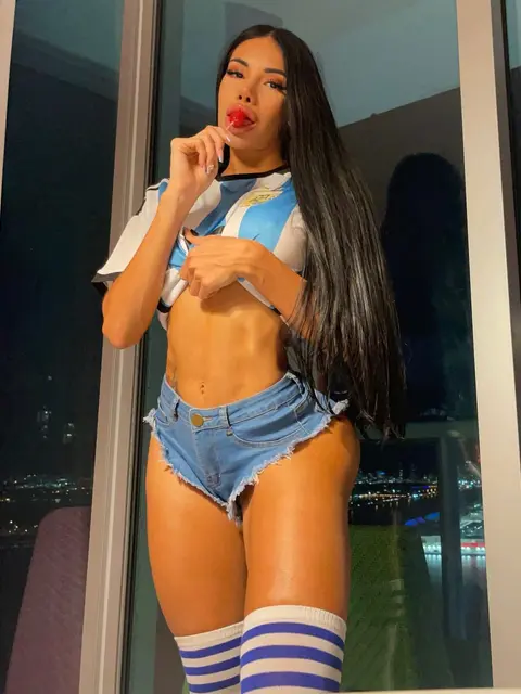 Amalia escort in Paris