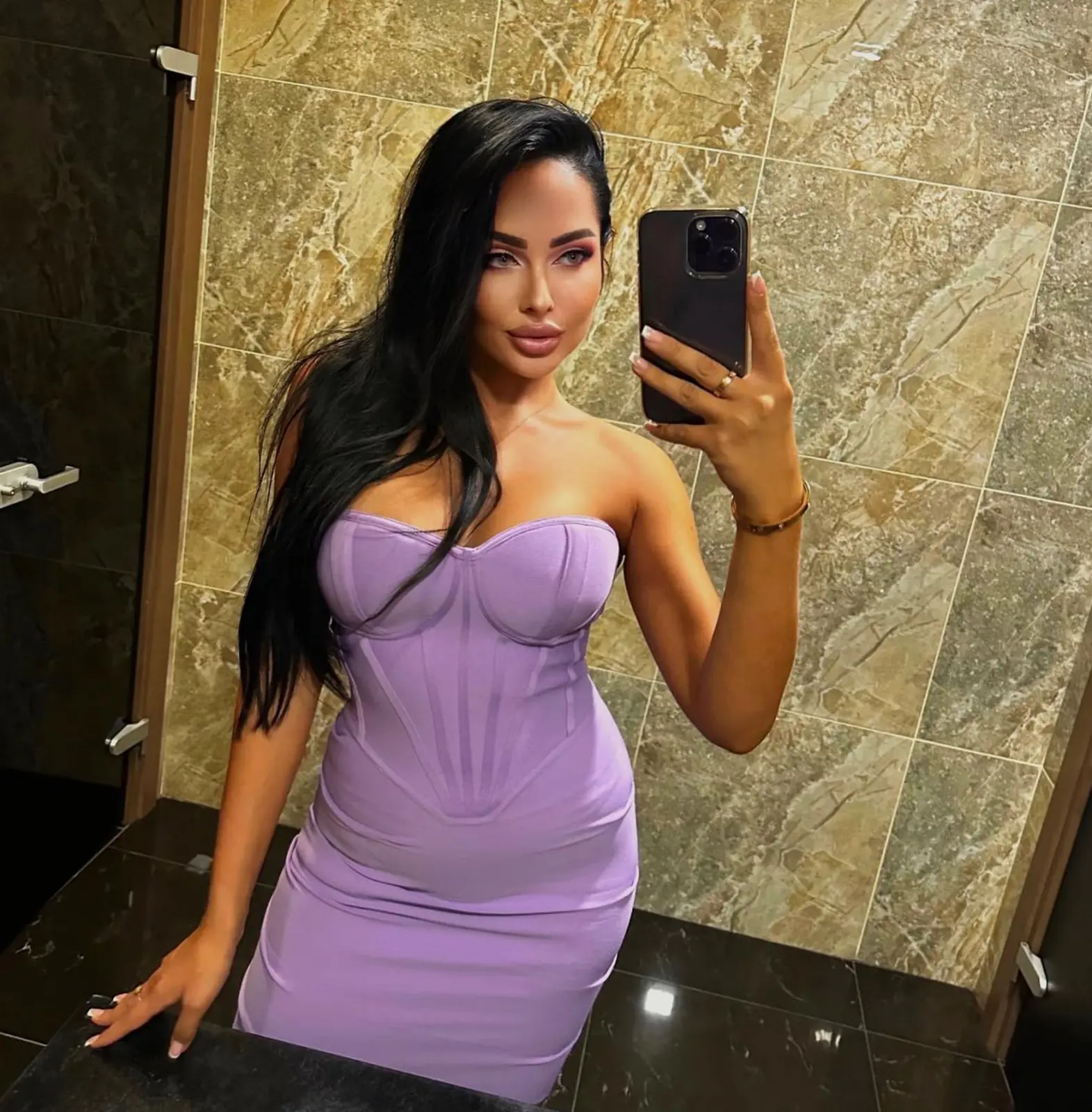Amanda escort in Paris