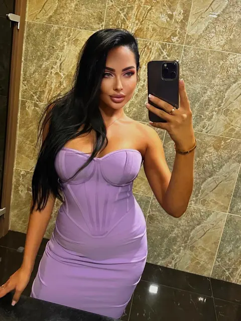 Amanda escort in Paris
