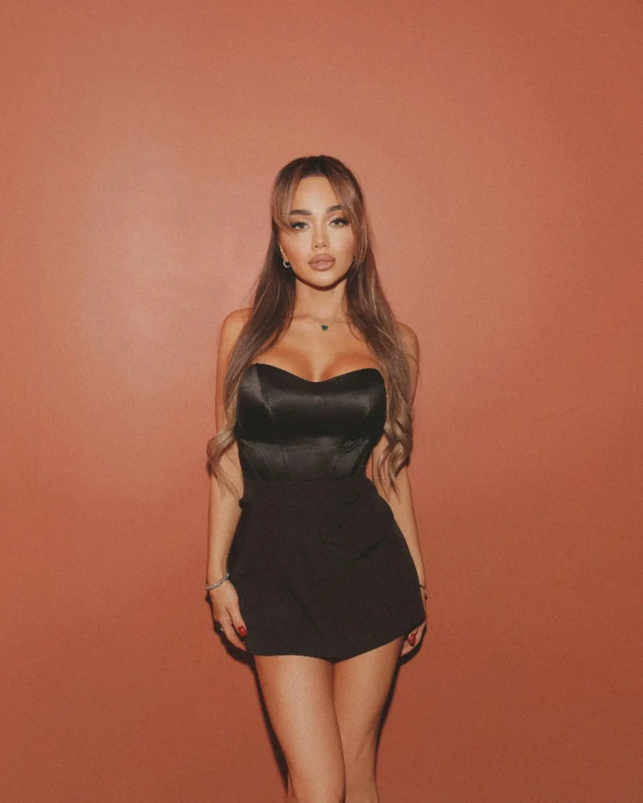 Aniria escort in Paris