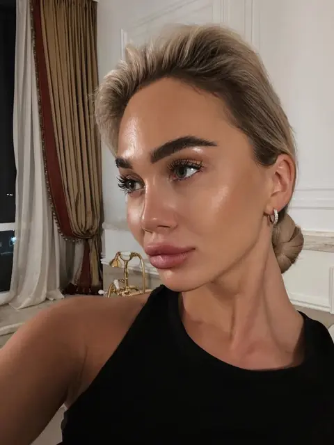 Aniria escort in Paris