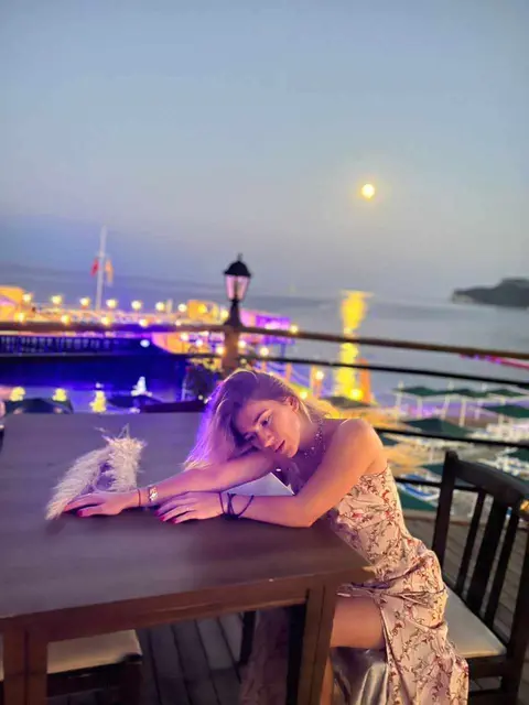 Apina escort in Dubai