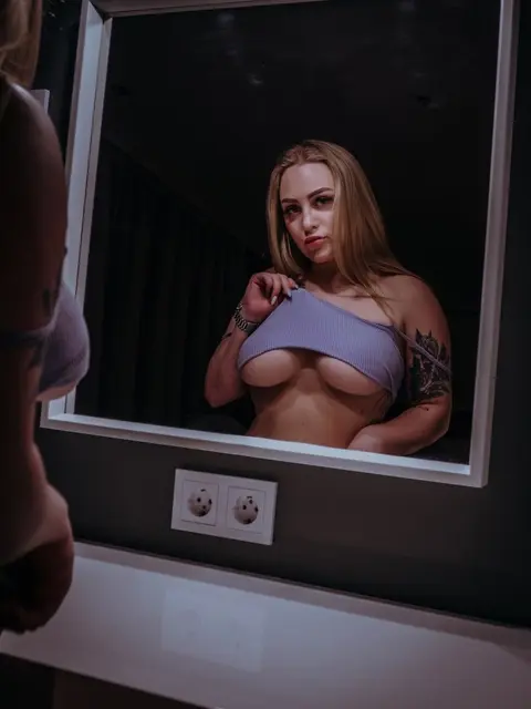 Arina escort in Paris