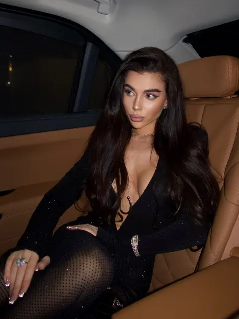 Arsa escort in Paris