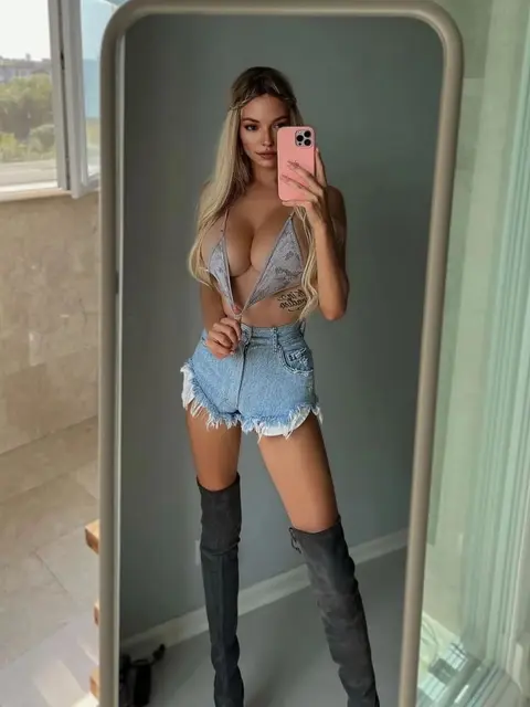 Aurora escort in Dubai