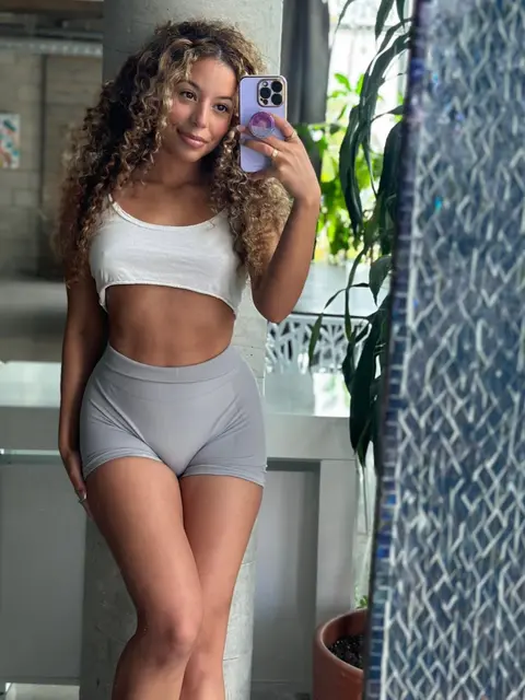 Camila escort in Dubai