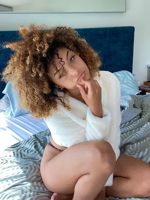 Candy escort in Dubai