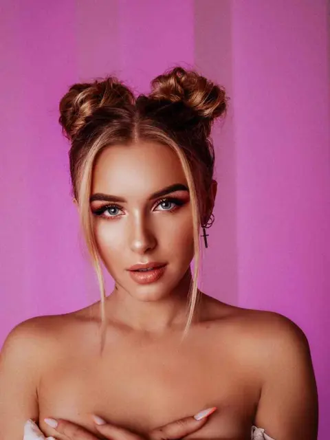 Candy escort in Paris