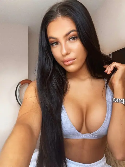 Carla escort in Dubai