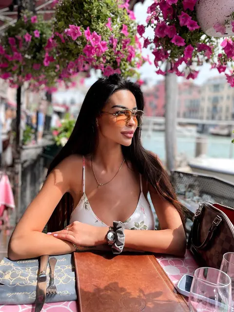 Cheyenne escort in Dubai