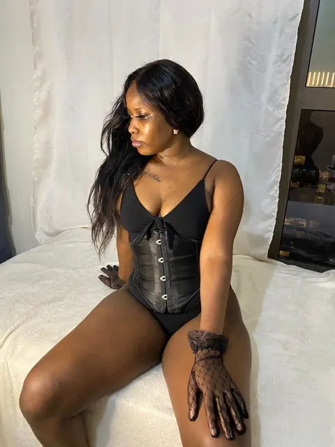 CLARA escort in Dubai