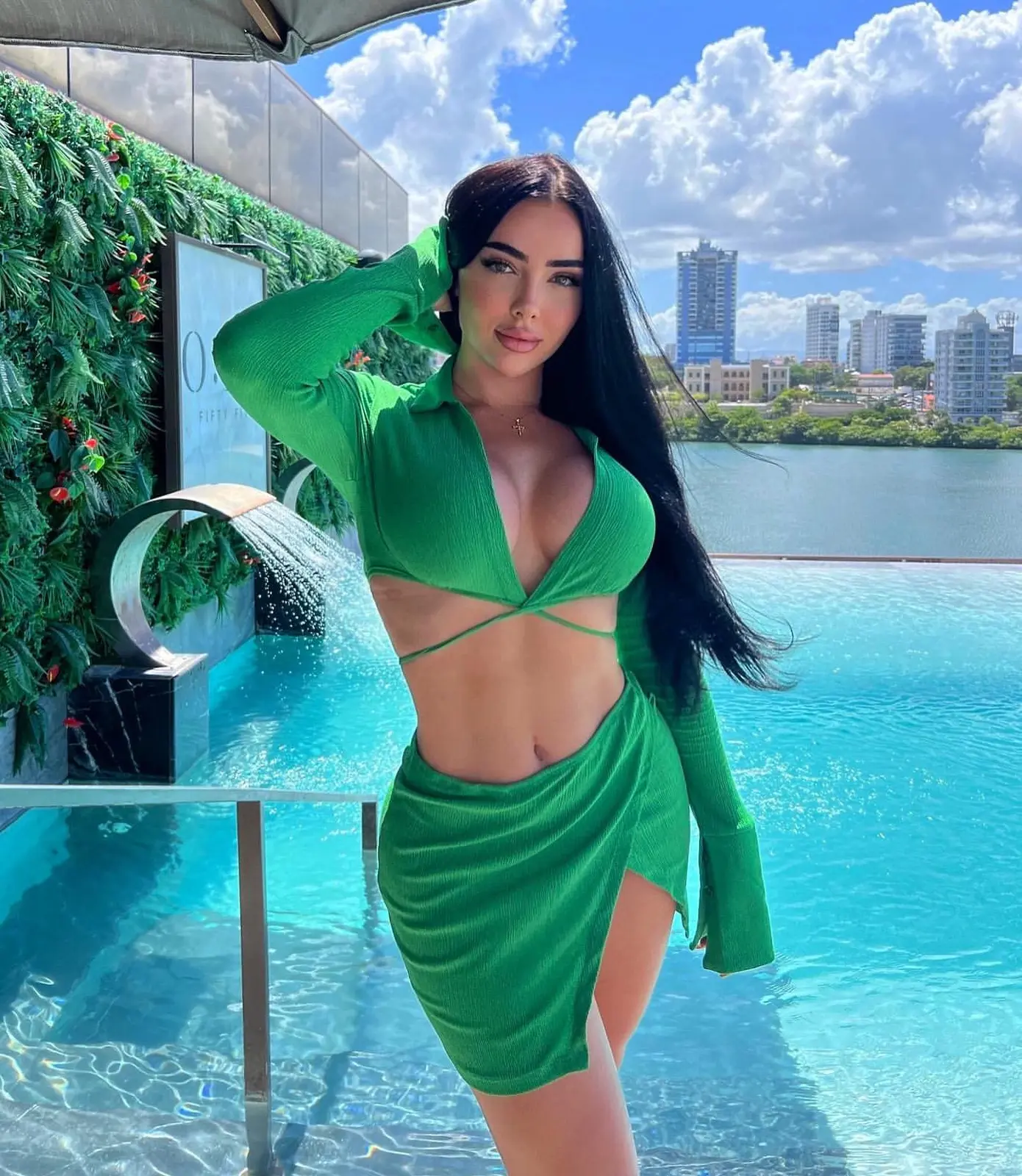 CLAUDIA escort in Dubai