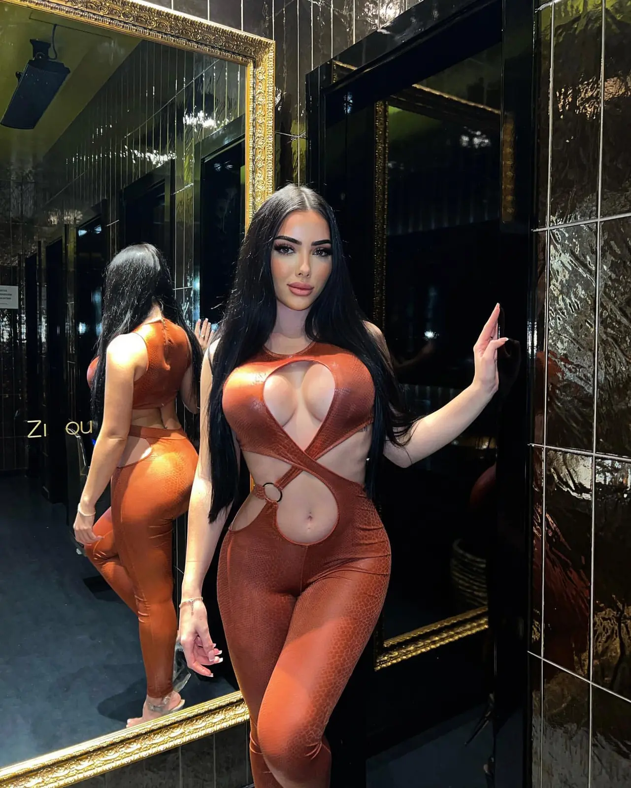 CLAUDIA escort in Dubai