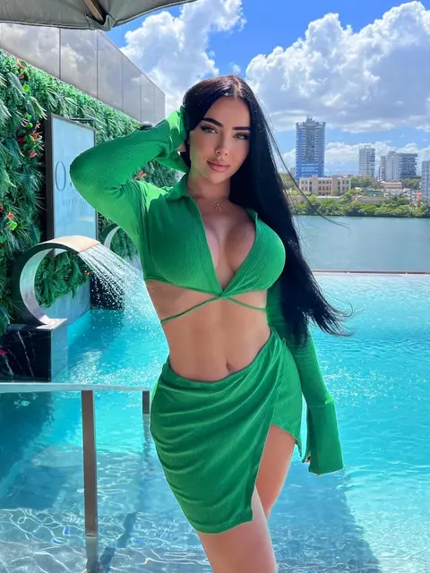 CLAUDIA escort in Dubai