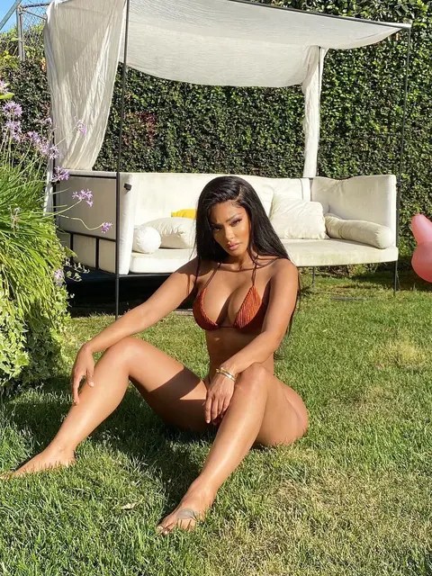 Crystal escort in Dubai