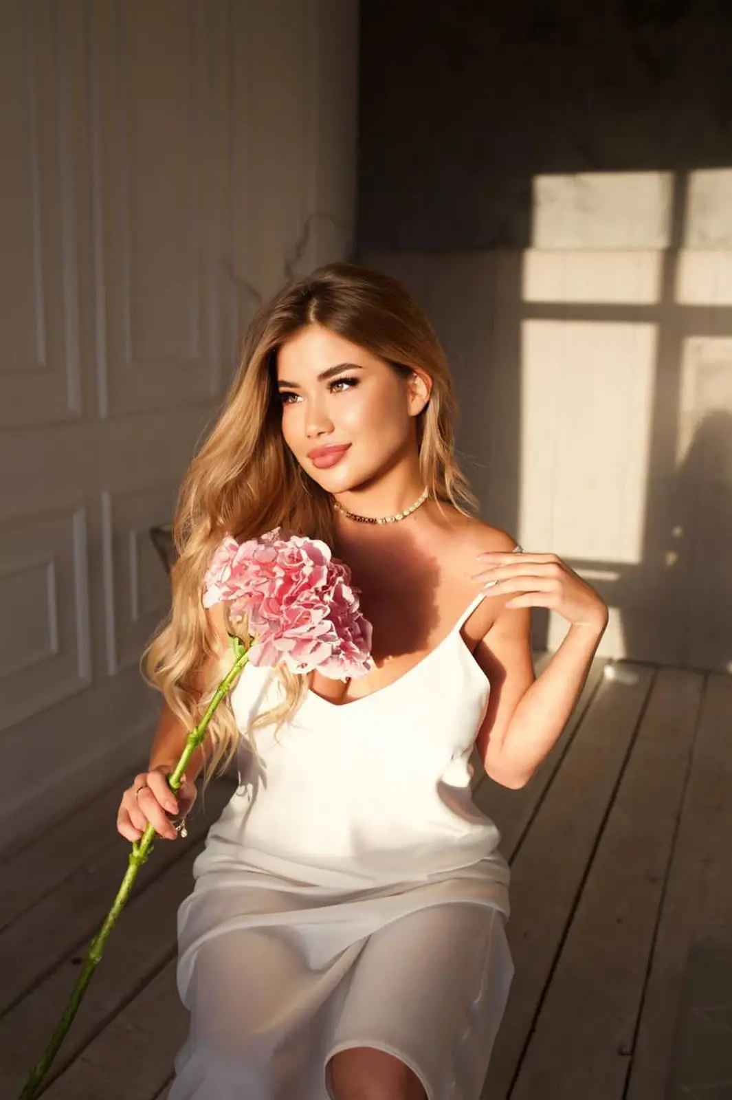 Demida escort in Paris