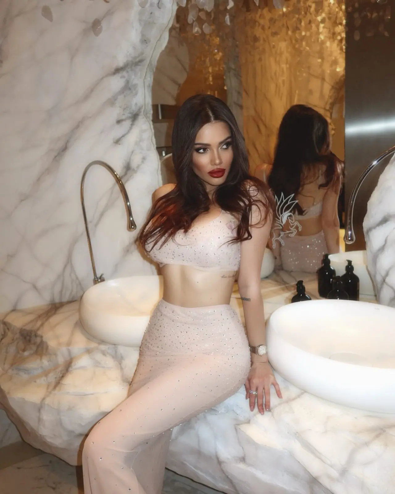 Elian escort in Paris