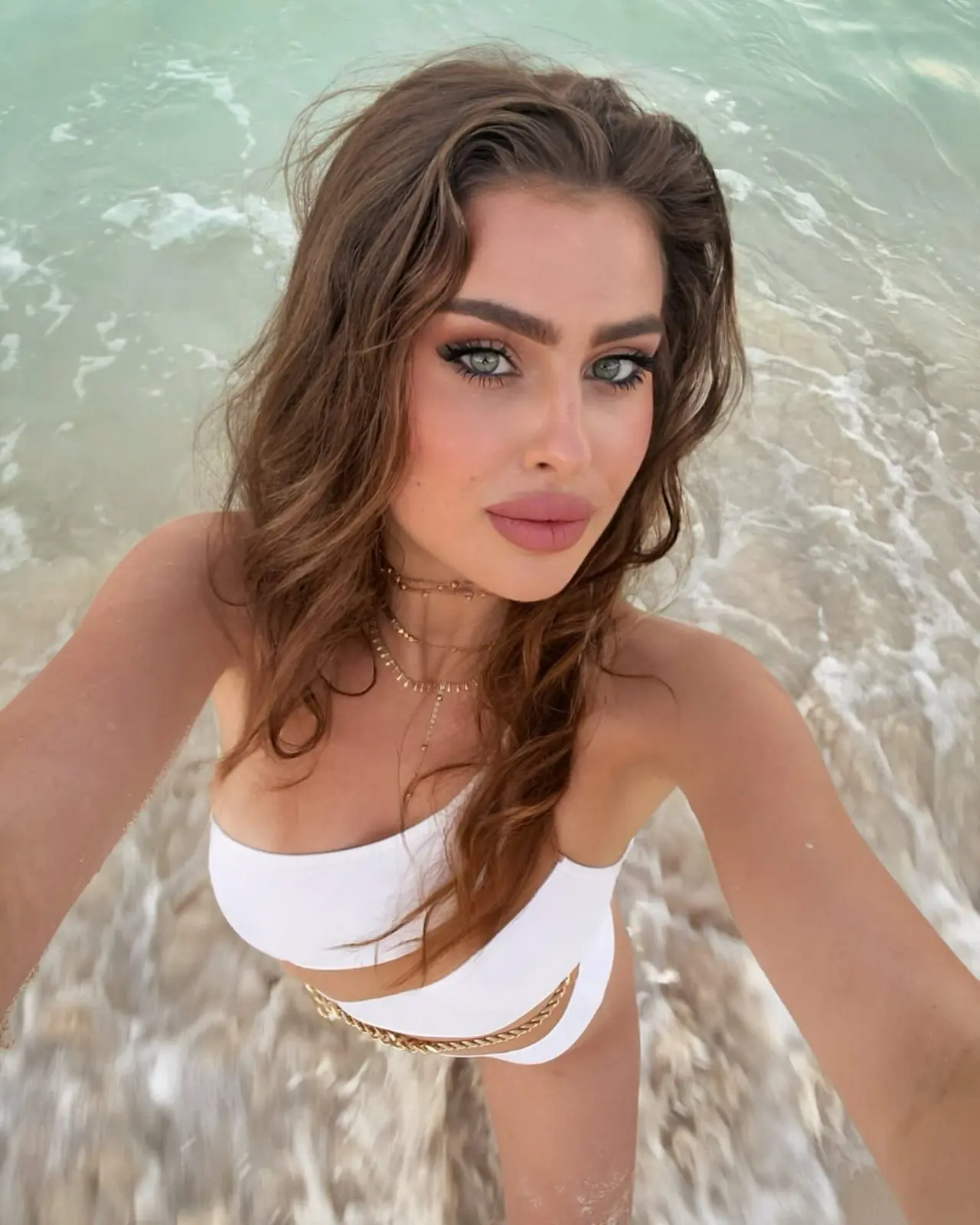 Ella escort in Paris