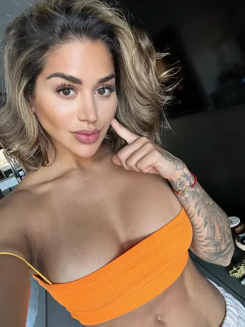 Emerie escort in Dubai