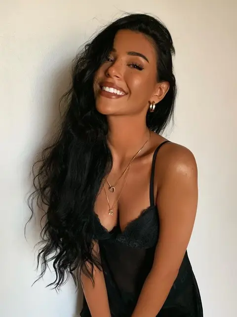 Estelle escort in Dubai