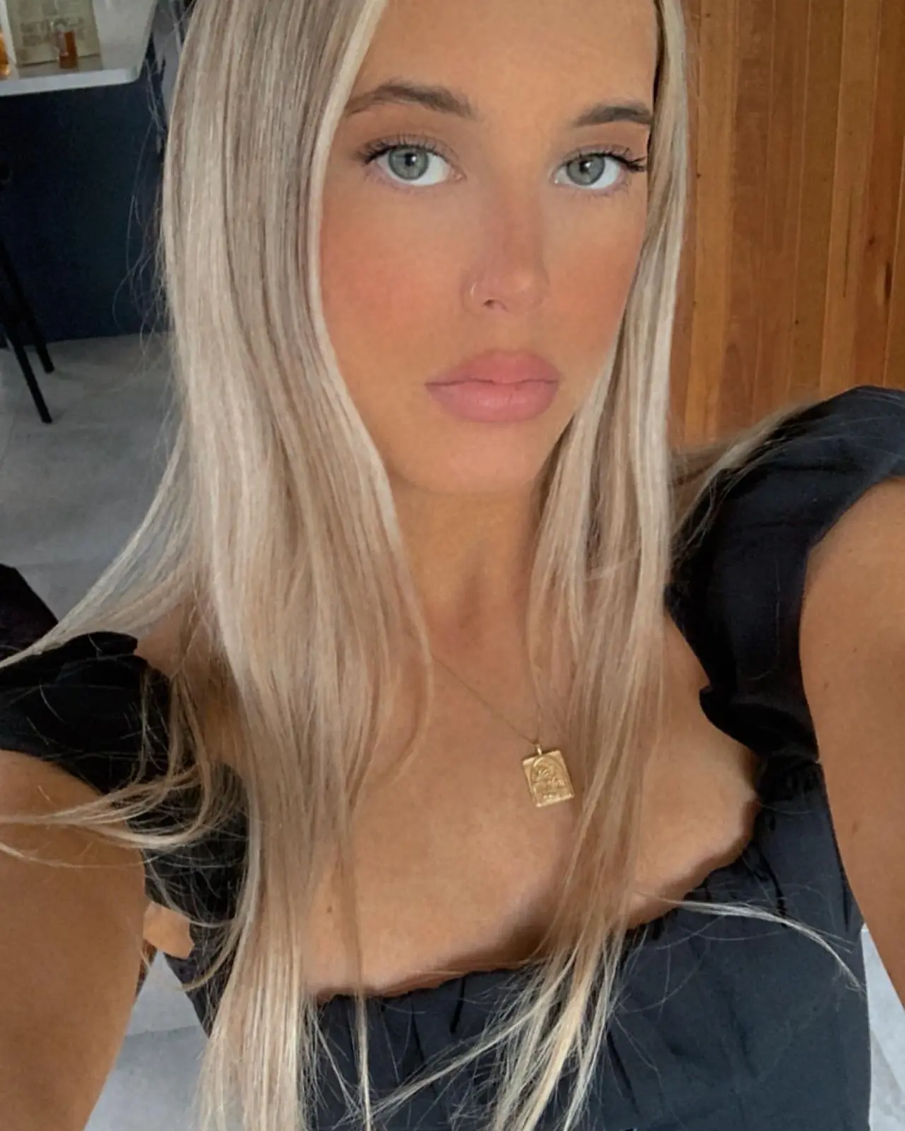 EVIE escort in Dubai