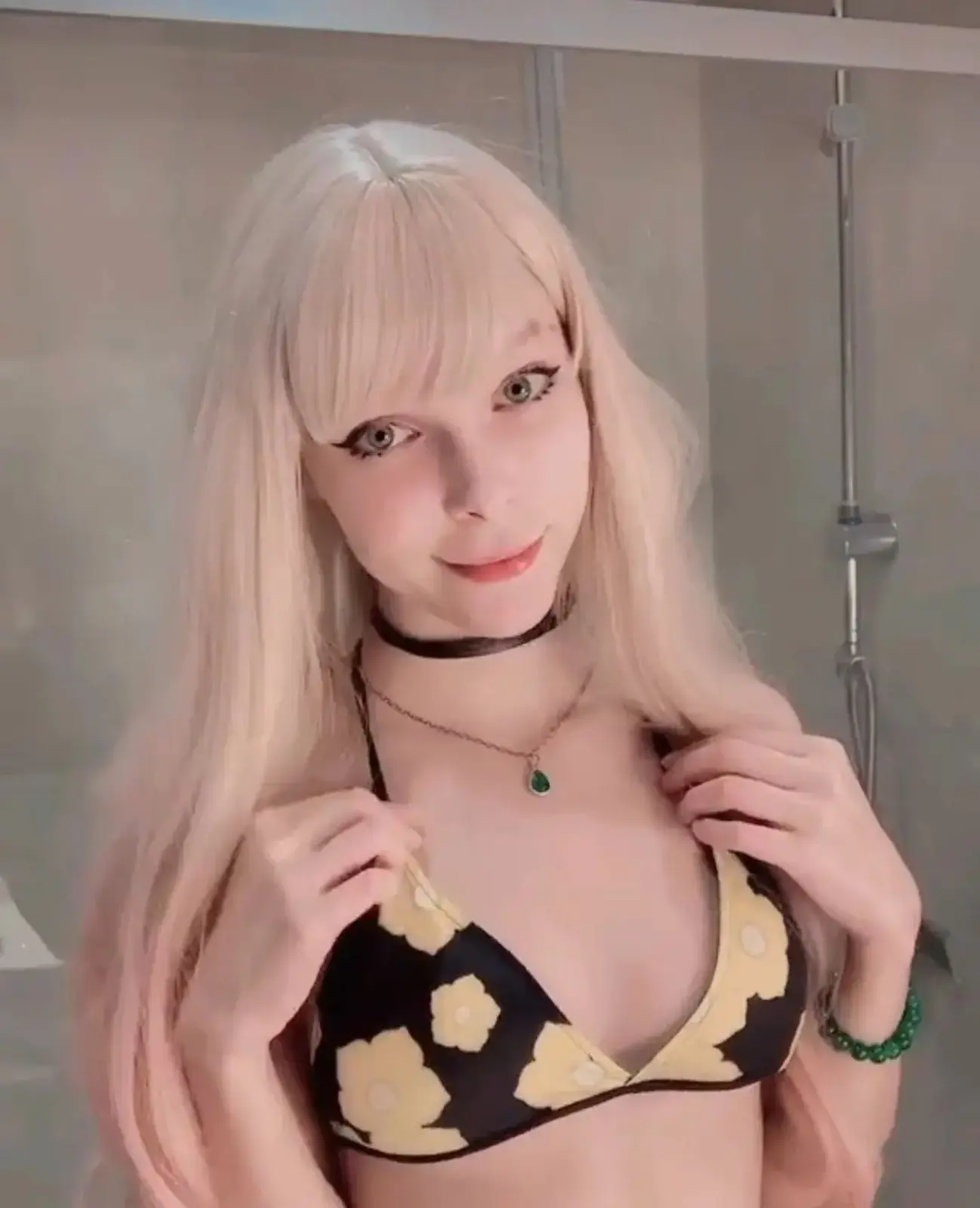 Frances escort in Dubai