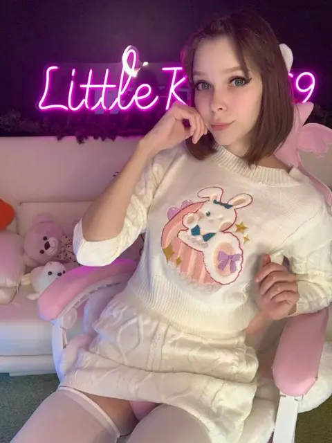 Frances escort in Dubai