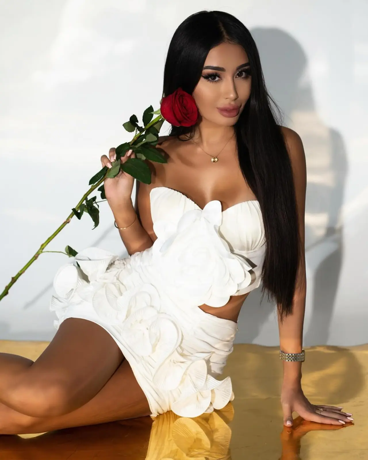 Indira escort in London