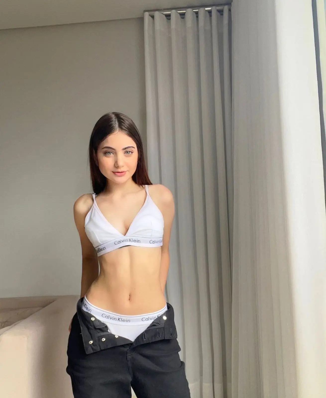 JADE escort in Dubai