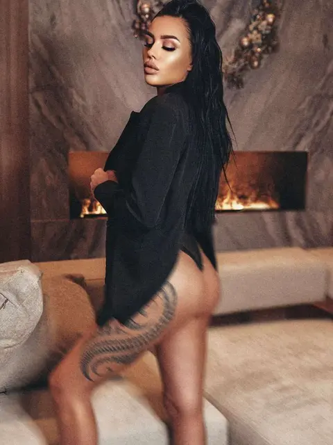 Katherine escort in Paris