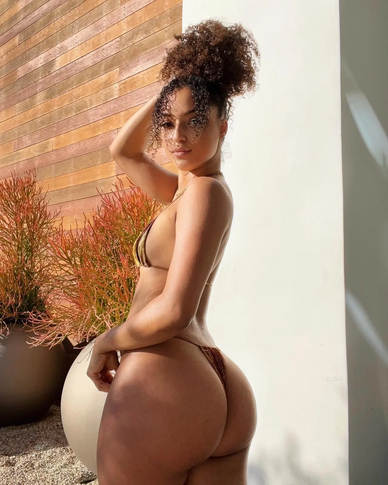 Кики эскорт в городе Дубай