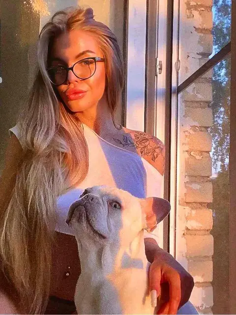 Lana escort in Paris