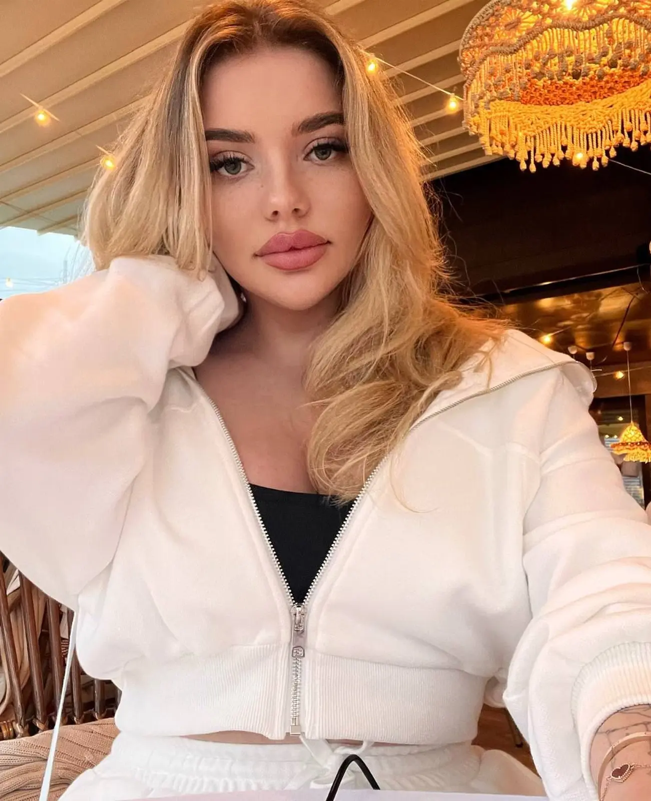 Lesya escort in Dubai