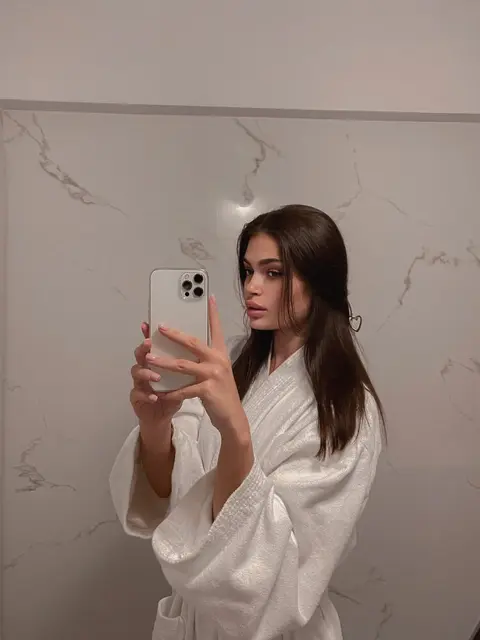 Liza escort in Paris