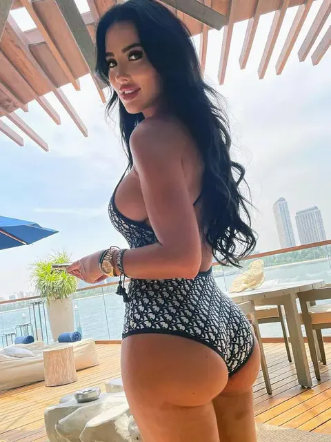 Lorraine escort in Dubai