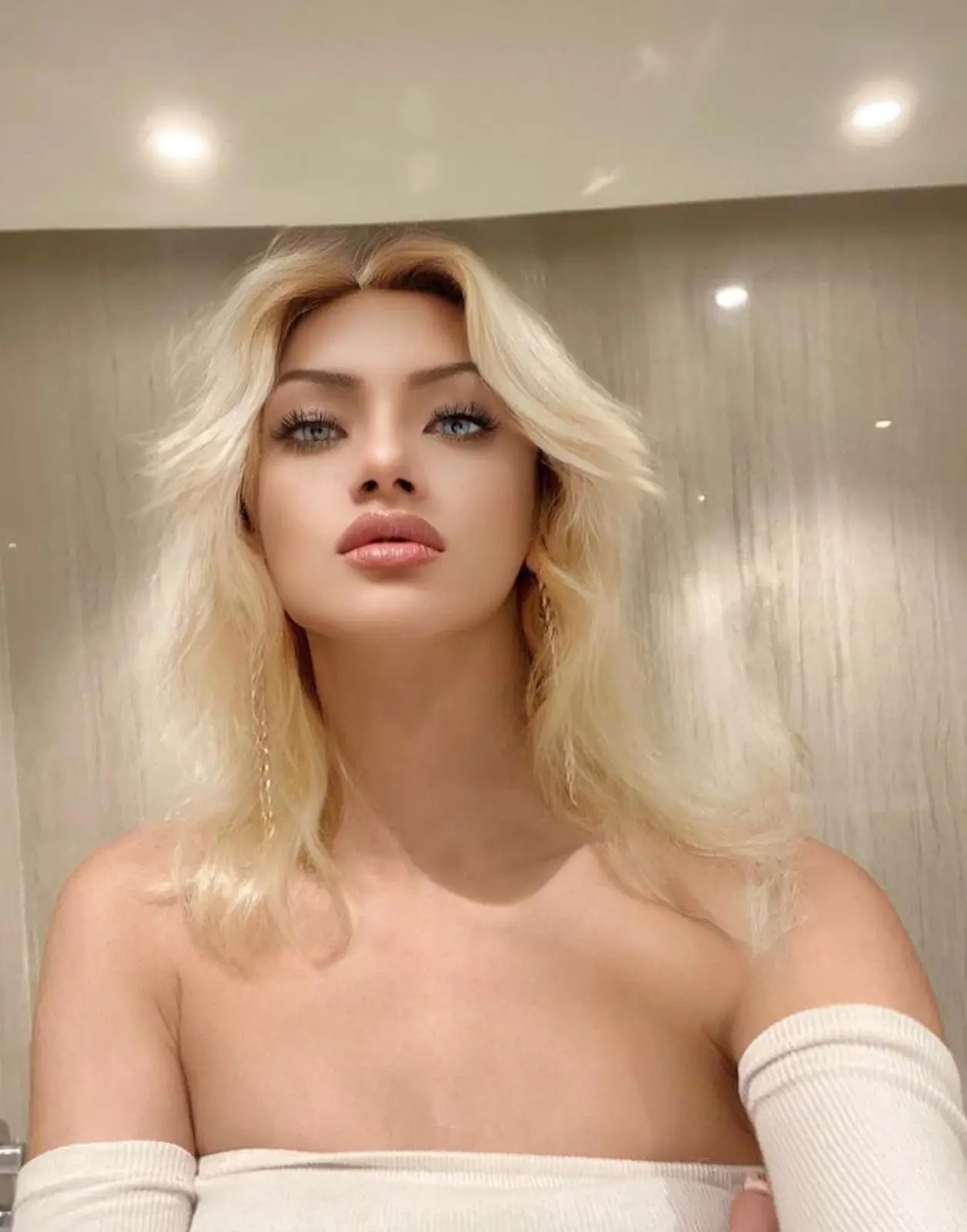 MARIA escort in Dubai