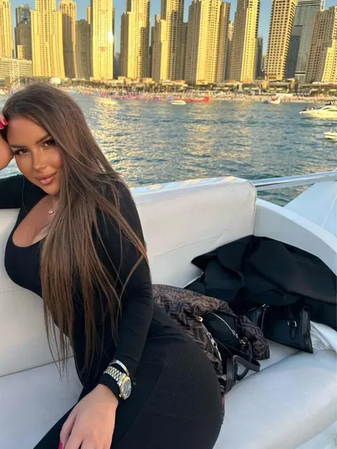 Mira escort in Paris