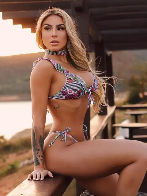 Monroe escort in Dubai