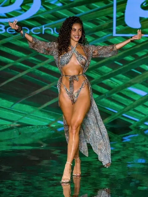 Nina escort in Dubai