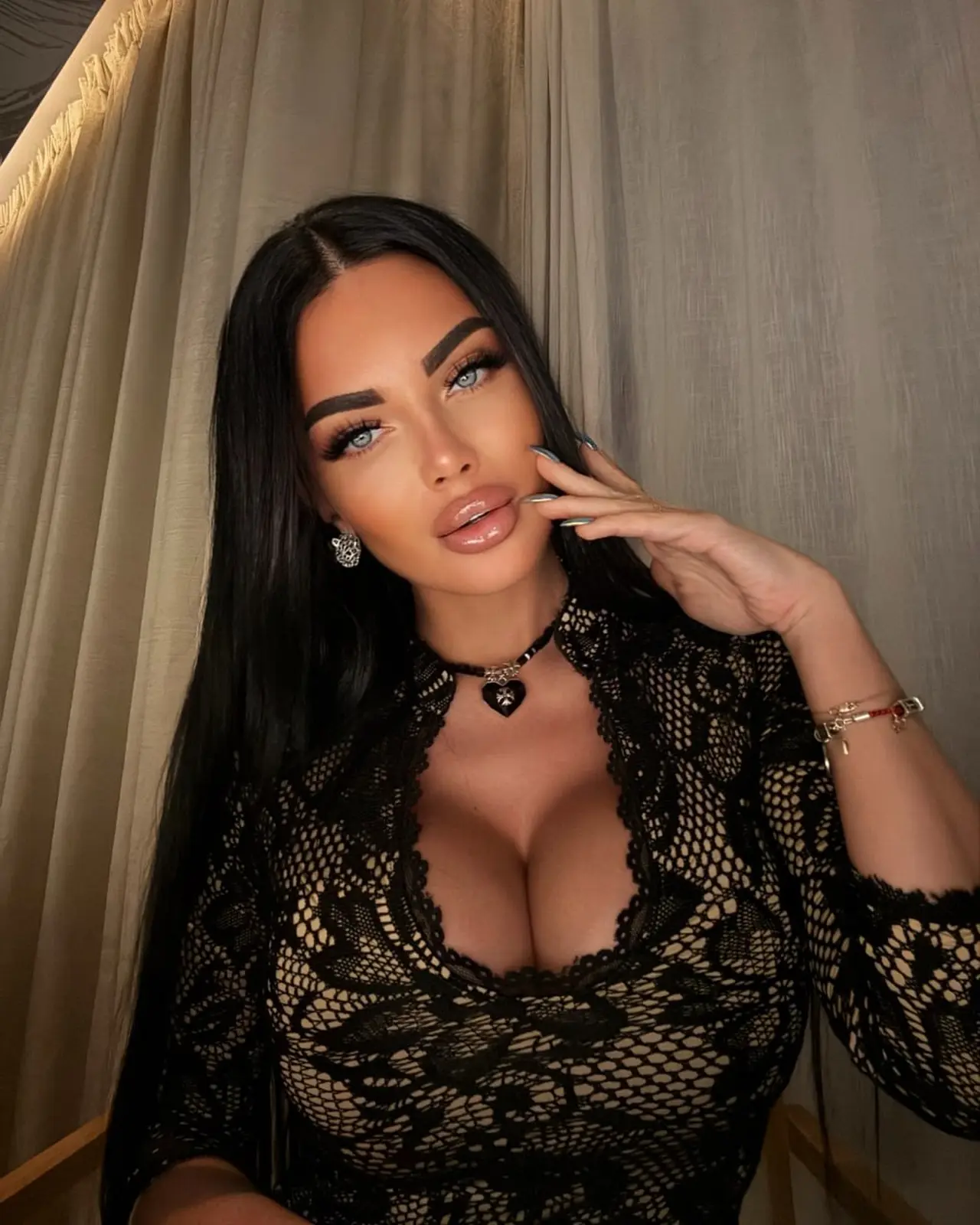 Oleksandrina escort in Dubai