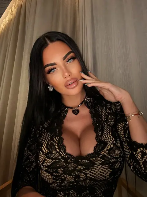 Oleksandrina escort in Dubai