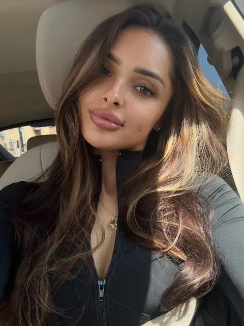 Oli escort in Paris