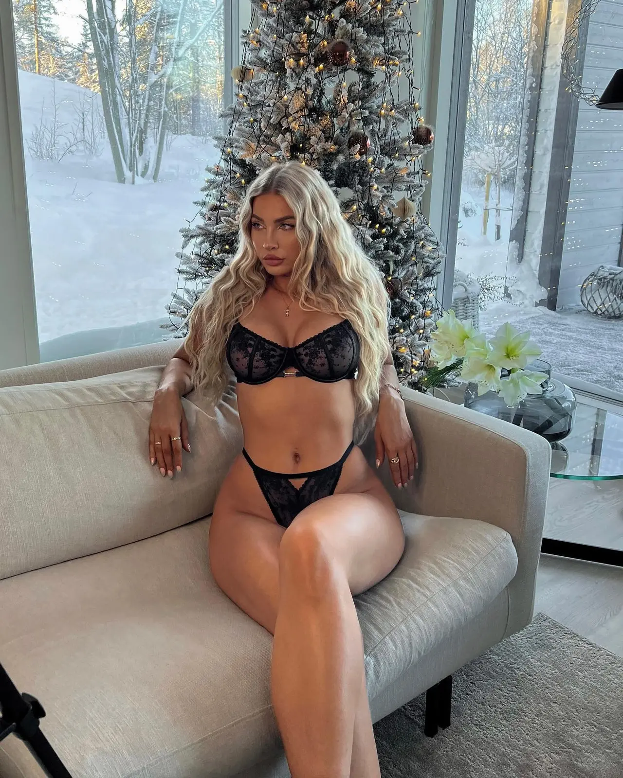 Roseline escort in London