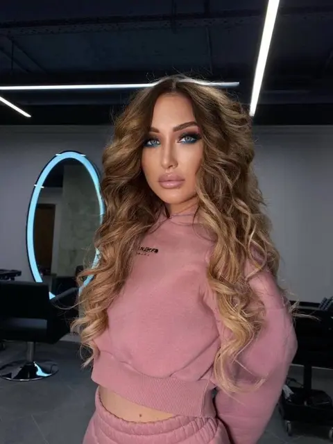 Selena Escort in Paris