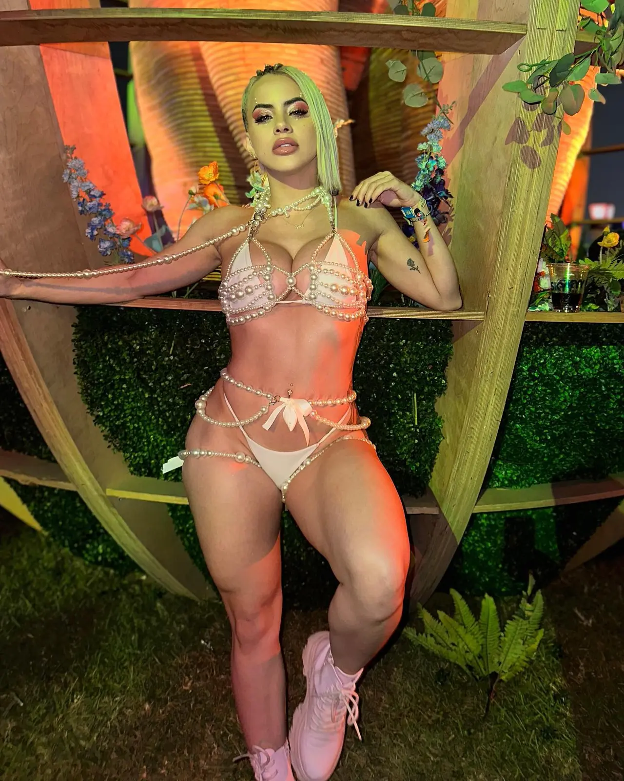 Shelby escort in Dubai