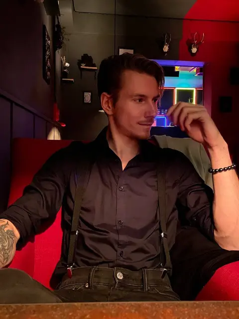 Саймон эскорт в городе Дубай